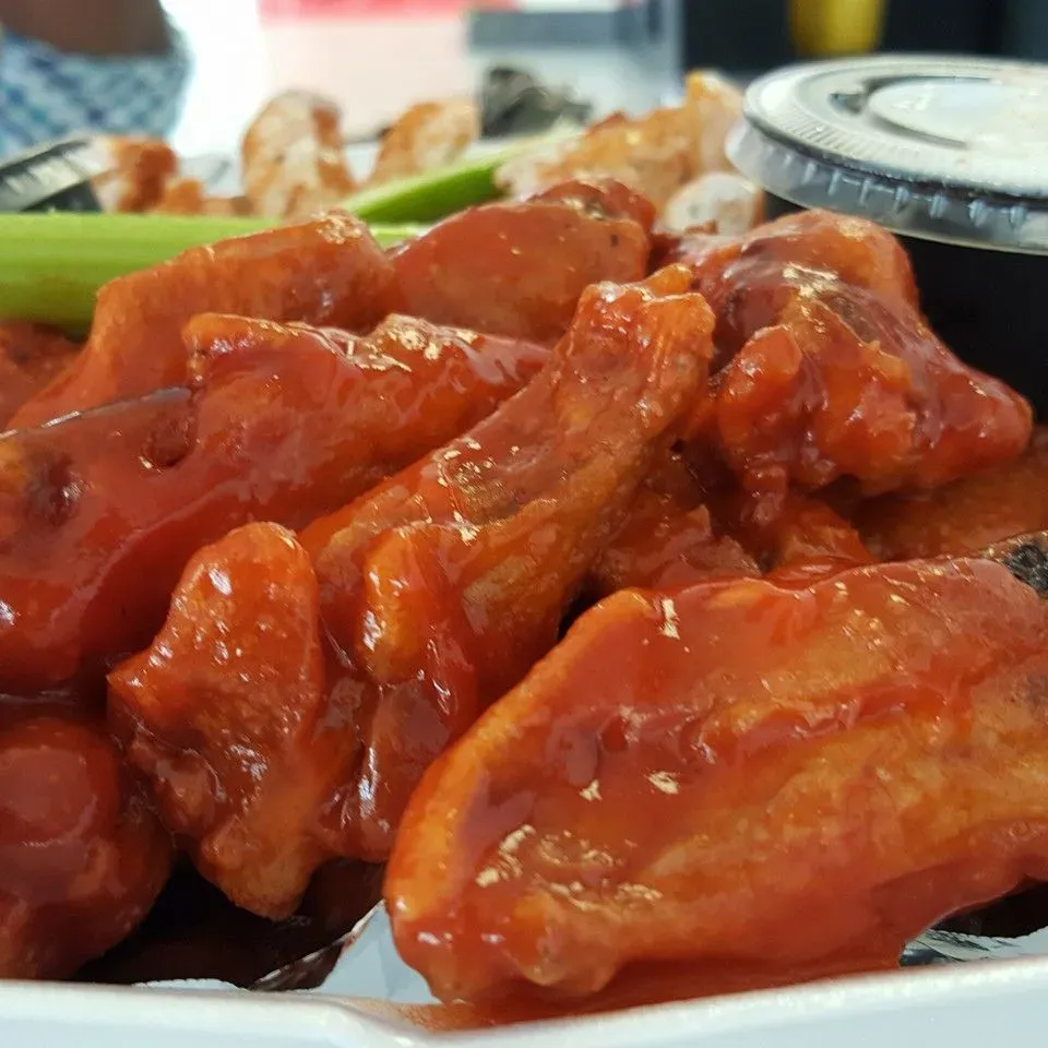 Lunch Special: Buffalo Wings Meal
