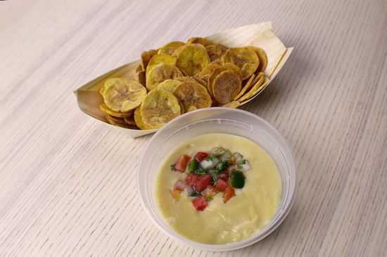 Chips With Queso Dip