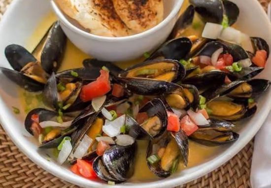 Pan Steamed Mussels