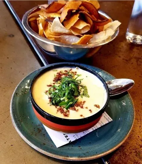 QUESO DIP