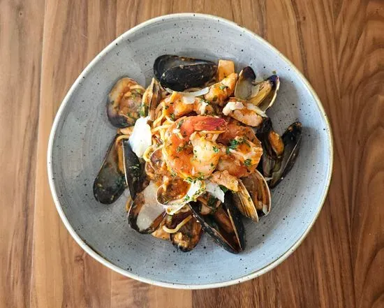 SEAFOOD PASTA