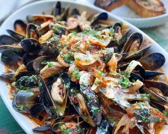 MUSSELS IN SAUCE (COZZE)