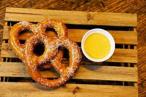 Tavern Pretzels & Beer Cheese