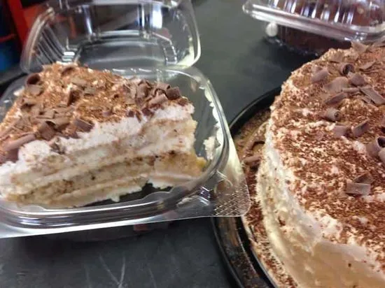 Tiramisu Cake