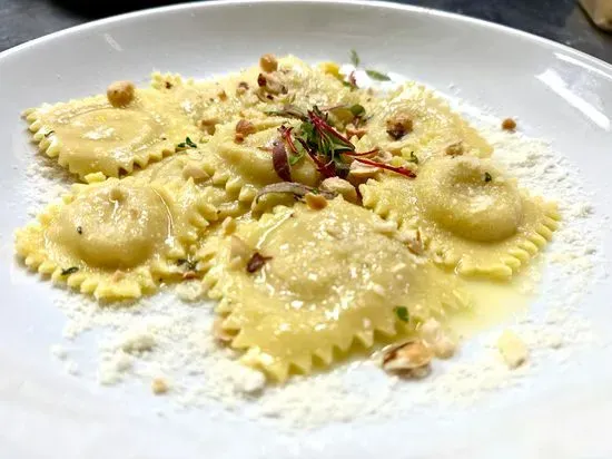 RAVIOLI di ZUCCA al TIMO e NOCCIOLE