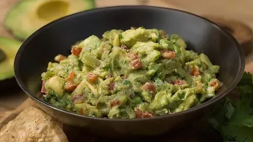 12oz GUACAMOLE WITH CHIPS