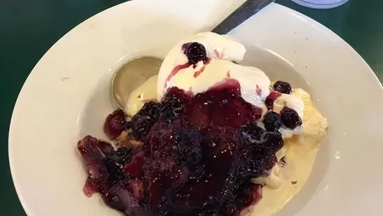 Blackberry Cobbler with Ice Cream