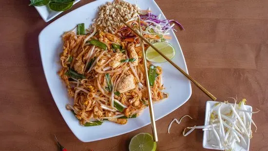 Pad Thai (Very Popular)