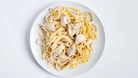 Fettuccine Alfredo con Pollo