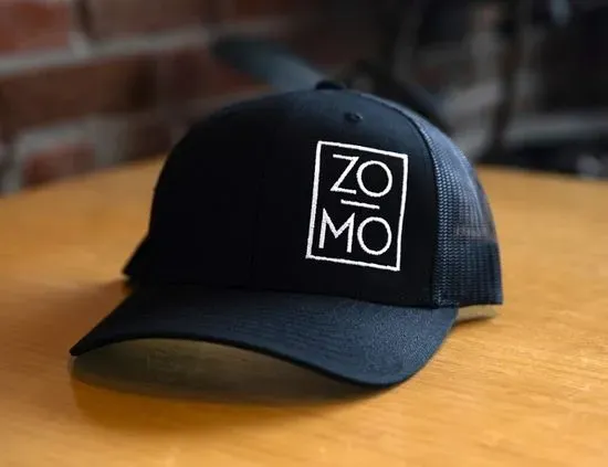 ZOMO HAT BLACK WHITE