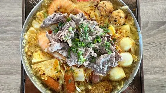14. Thai Curry Hot Pot (Popular)