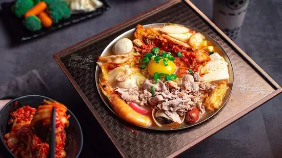 7. Kimchi Dumpling Hot Soup