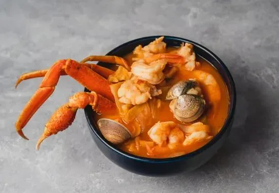 Caldo De Mariscos*