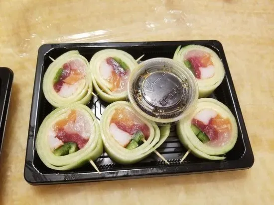 Mango Roll (8 pc)