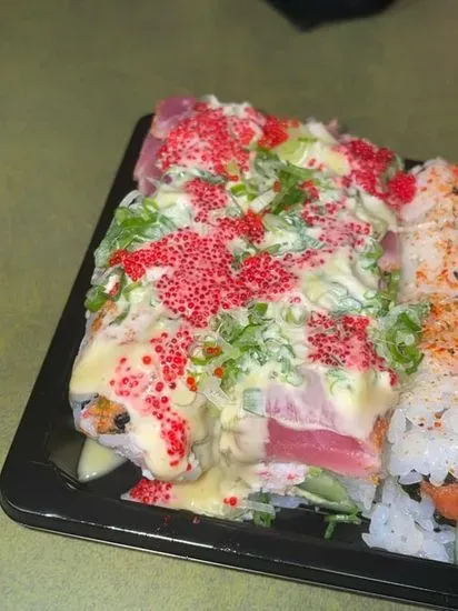 Wasabi Crème Roll (8 pc)