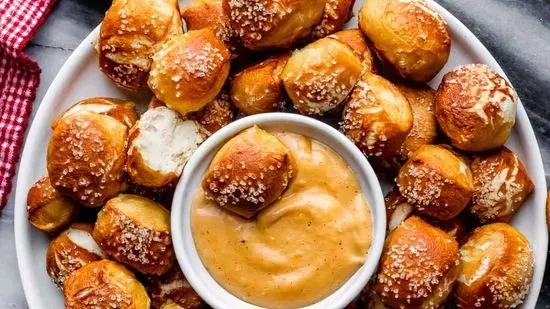 Pretzel Bites & Queso Dip