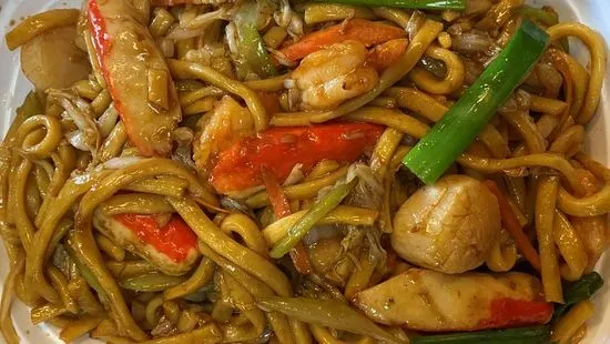 Seafood Lo Mein 