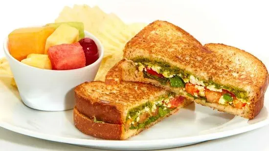 TOMATO-BASIL SANDWICH