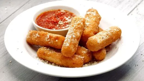 Fried Mozzarella Sticks with Marinara