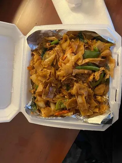 Drunken (Pad Kee Mao Sen Yai)