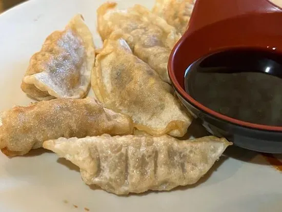 A7. Pork Dumplings (6 Pcs)