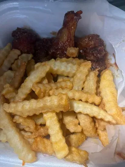 6 Party Wings & Fries