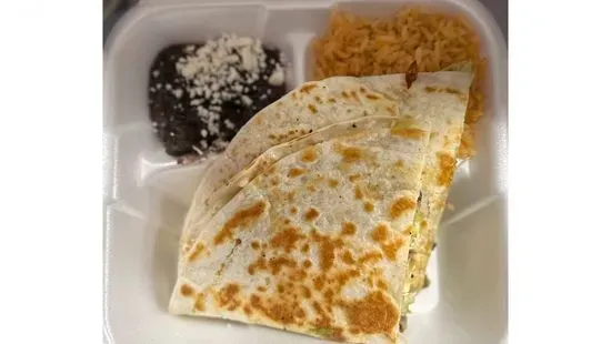 Chicken/Pollo Quesadilla 