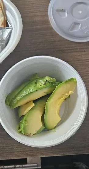 Mitad de Aguacate / Half Avocado