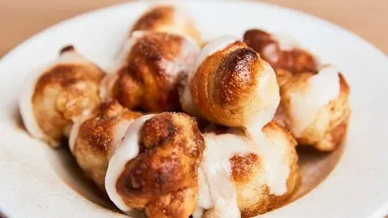 Cinnamon Knots w/ Icing Small