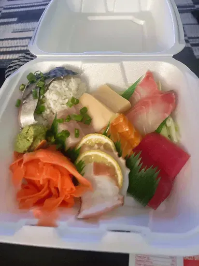 Sashimi Dinner 14 Pcs (miso+salad)