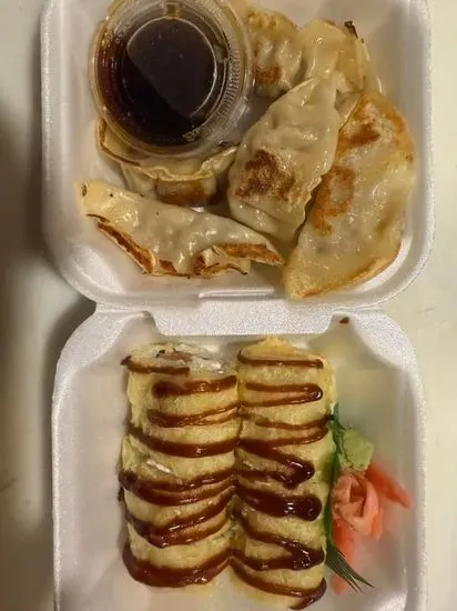 JEMINI Special(lightly fried bagel + gyoza)