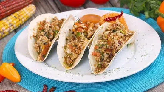 3 Tacos de Pescado  / 3 Fish Tacos