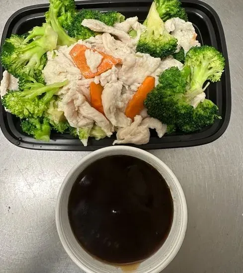 D3. Steamed Chicken with Broccoli