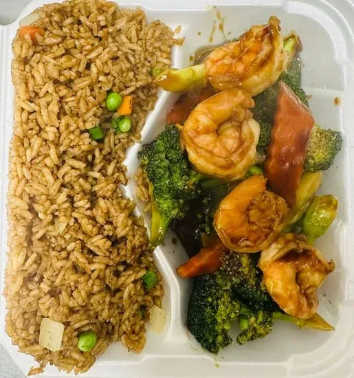 C17. Shrimp with Broccoli