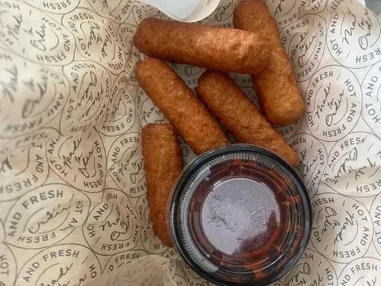 Fried Cheese Sticks (5)