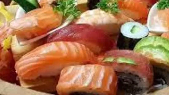 D7. Sushi & Sashimi Combo