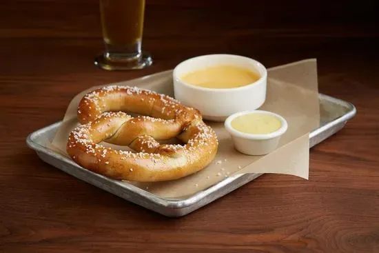 Big Twist Pretzel With Beer Cheese