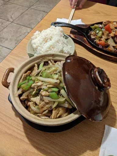 Rice Clay Pot With Combo Meats