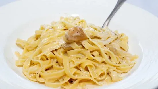 Fettuccine Alfredo