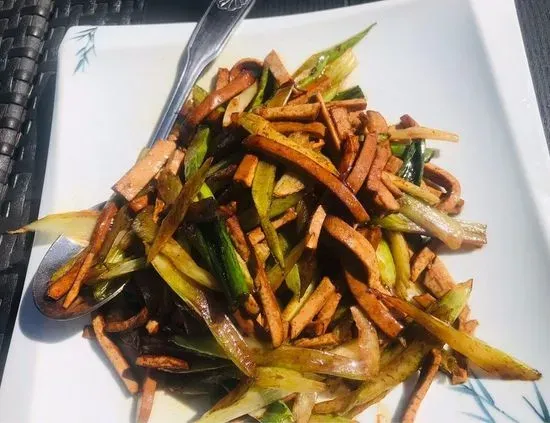 Sautéed Shredded Pork with Tofu & Celery