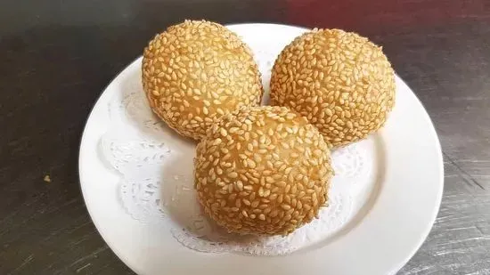 Sesame Balls with Lotus