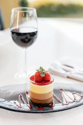 THREE- LAYER CHOCOLATE MOUSSE CAKE