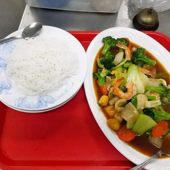 24. Noodle House Seafood Combination (noodles not included)