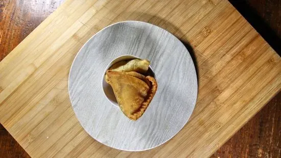 3. Samosa (4 Pieces)