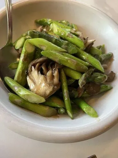 Sautéed Organic Mushroom with Asparagus with Asparagus