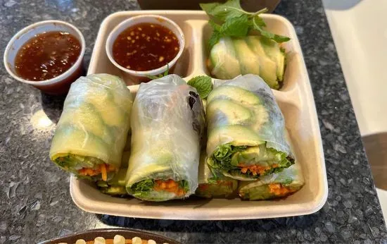 Avocado Vegetarian Spring Rolls (2)