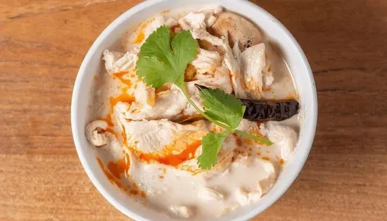 21 Tom Kha