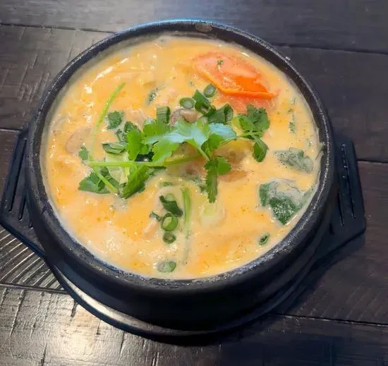 Tom Kha