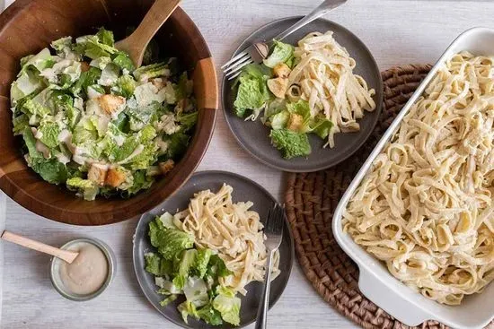 Fettuccine Alfredo w/ Chicken Family Meal