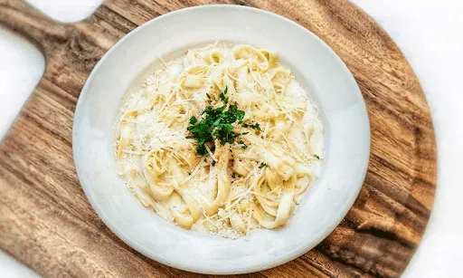 FETTUCCINE ALFREDO (Vegetarian)